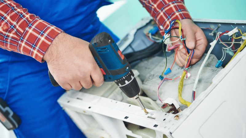 Körfez Termodinamik Termodinamik çamaşır makinesi kart tamiri – Su almama arızası orijinal parça ile giderildi. - Teknik servis örneği